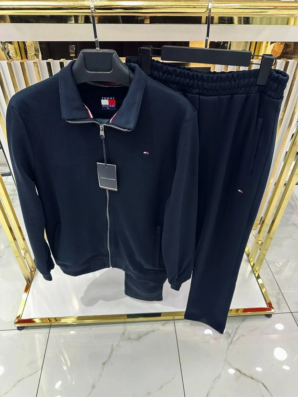 Мъжки тъмносин спортен екип Tommy Hilfiger